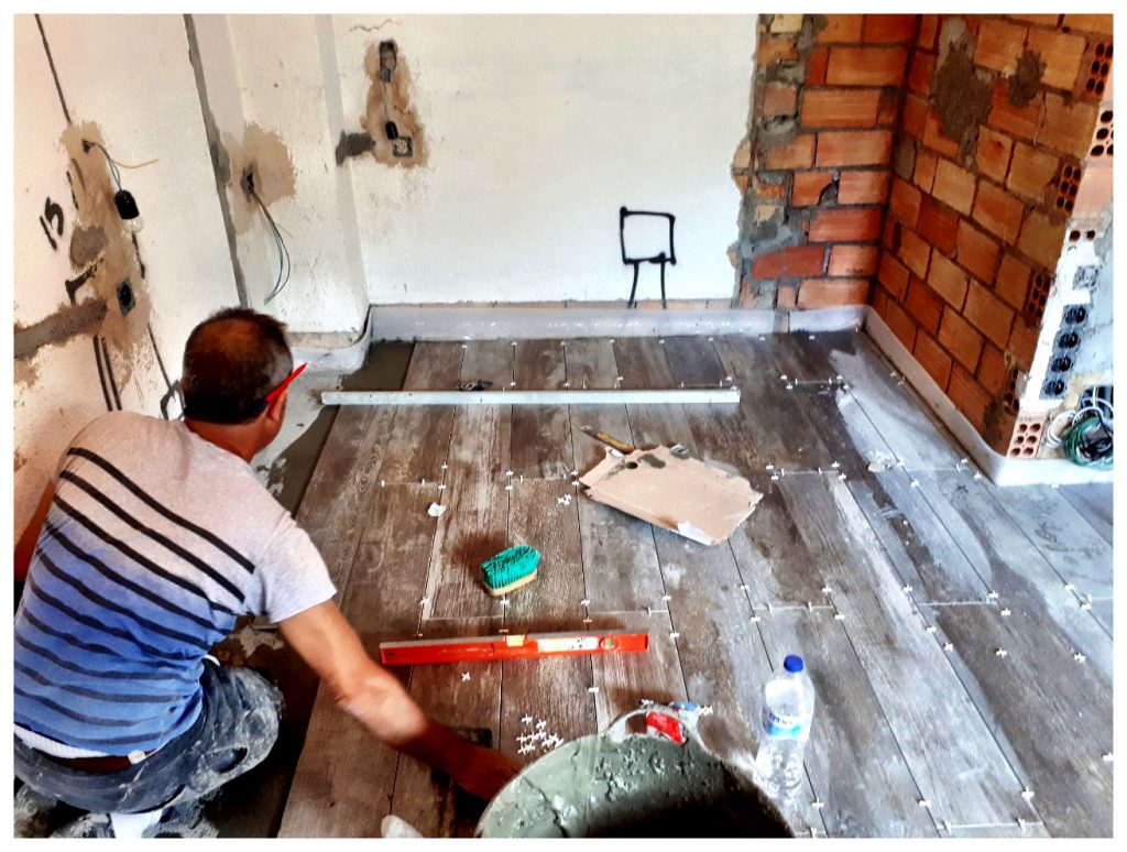 Cocinas: diseño y reformas Cocinas con isla, cocinas con península, cocinas office, cocinas largas y estrechas, cocinas pequeñas … Existen cocinas de muchos tipos, pero sólo una como la tuya.