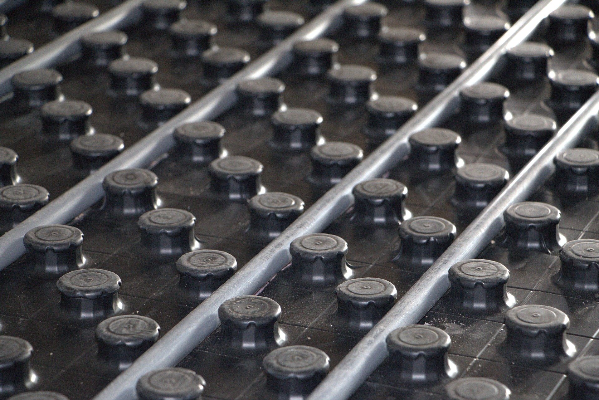 El suelo radiante es la instalación de calefacción por debajo del suelo, el calor se distribuye uniformemente por toda la casa.